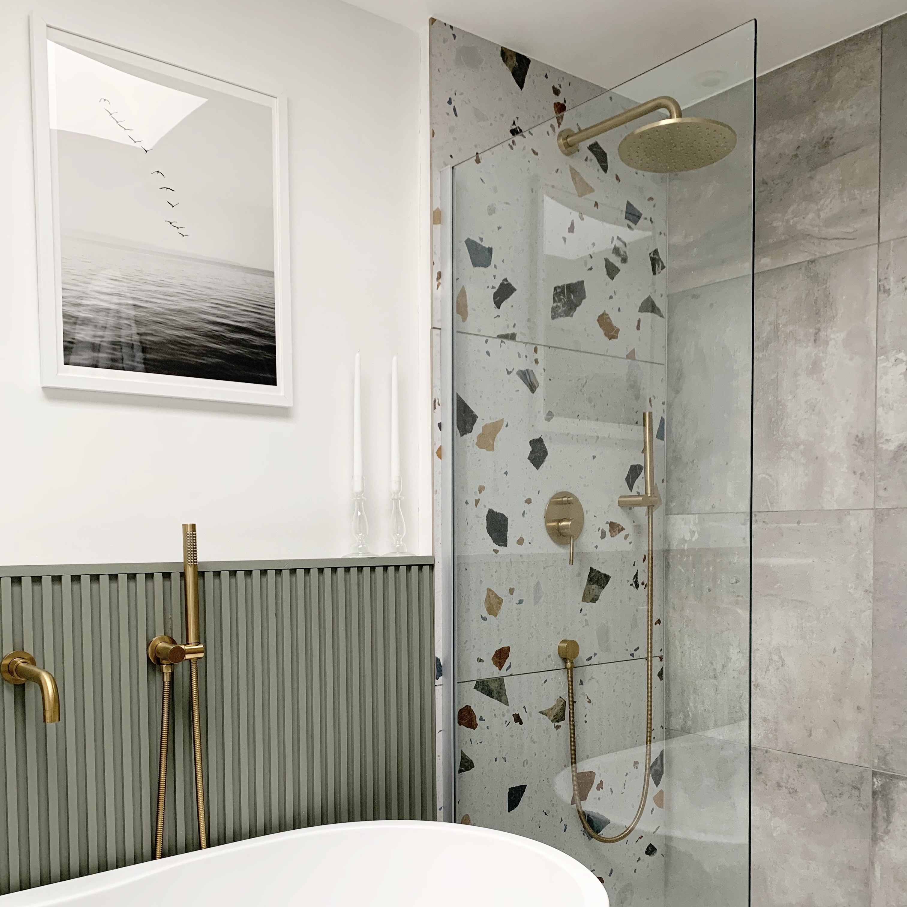 The ultimate guide for bathroom wall decor and art